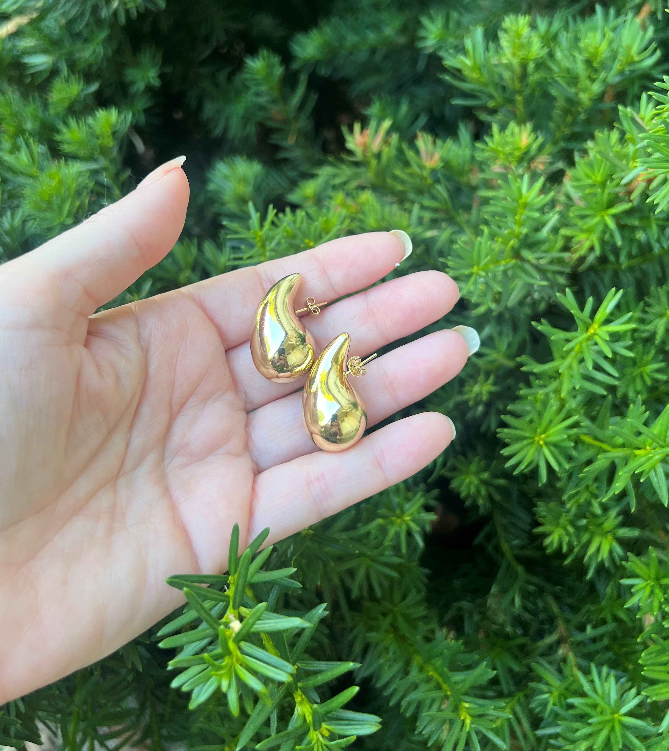 Teardrop Stud Earrings (Gold, Rose Gold or Silver)