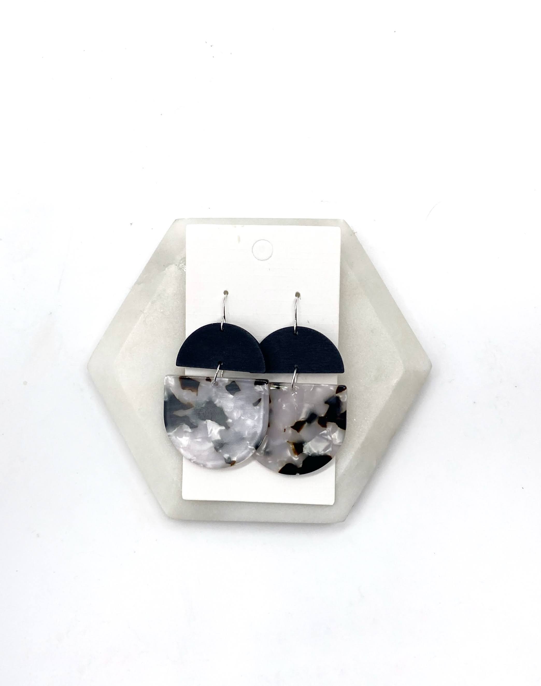Black and White Acrylic and Wood Deco Drops